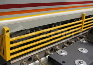 簡易式防護柵欄.jpg 簡易式防護柵欄.jpg