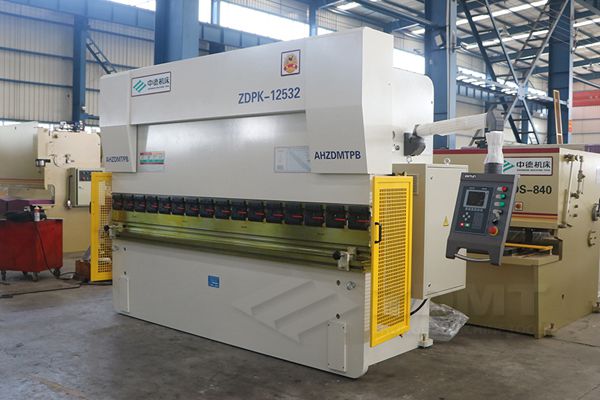 ZDPK-12532.jpg ZDPK-12532.jpg