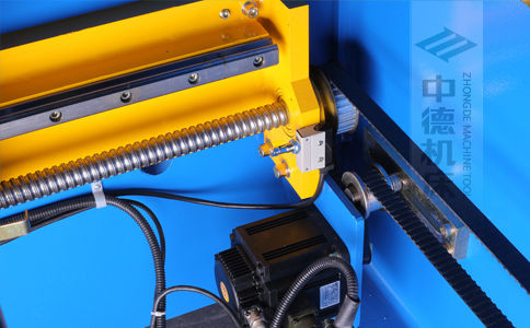 ZDPK-20032X軸配有滾珠絲桿及直線導軌,大功率伺服電機,鋼絲同步帶,能顯著提升X軸定位精度及速度 (2).jpg ZDPK-20032X軸配有滾珠絲桿及直線導軌,大功率伺服電機,鋼絲同步帶,能顯著提升X軸定位精度及速度 (2).jpg